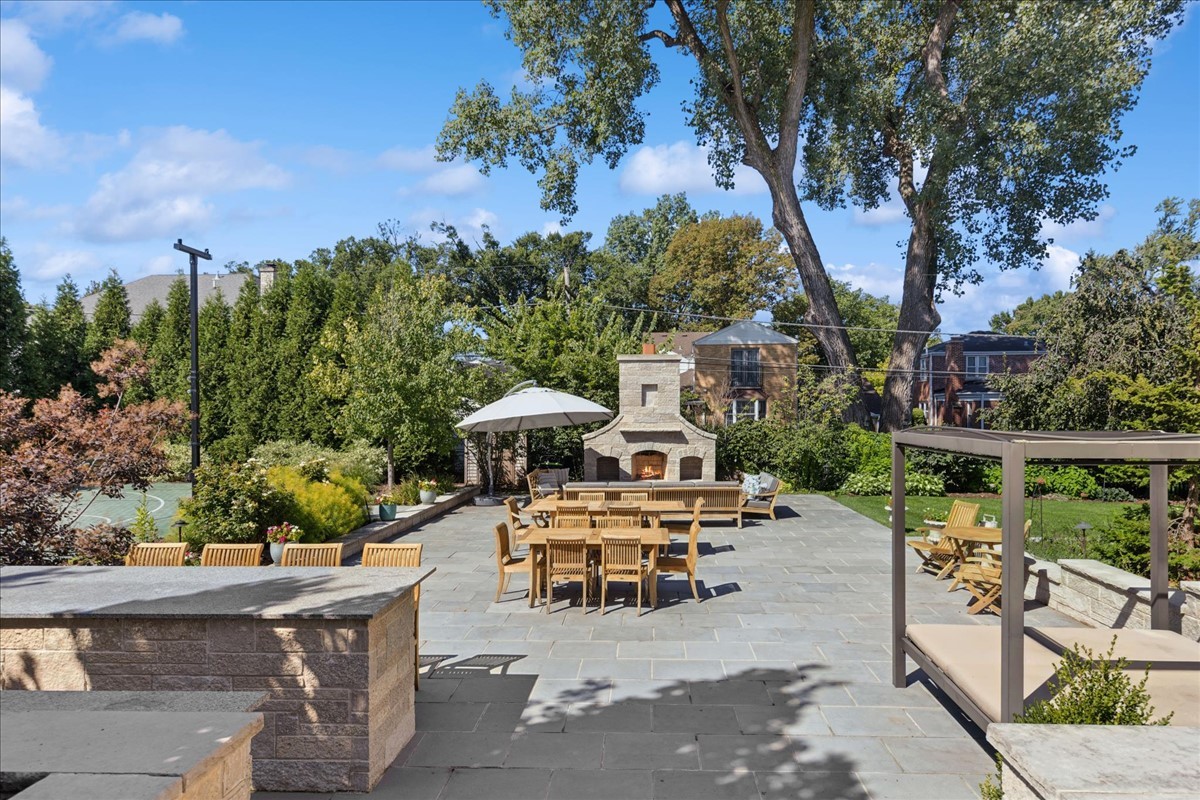 156 Sunnyside Avenue Elmhurst IL 60126