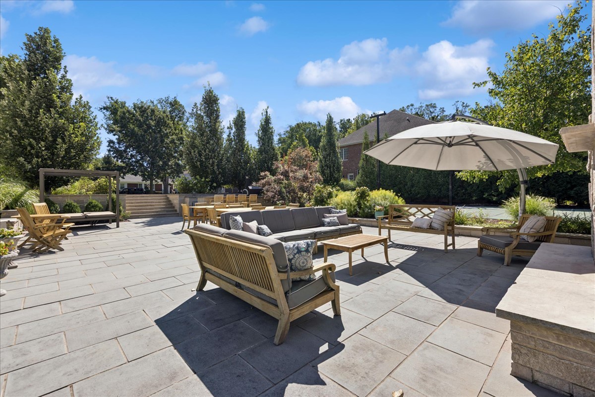 156 Sunnyside Avenue Elmhurst IL 60126