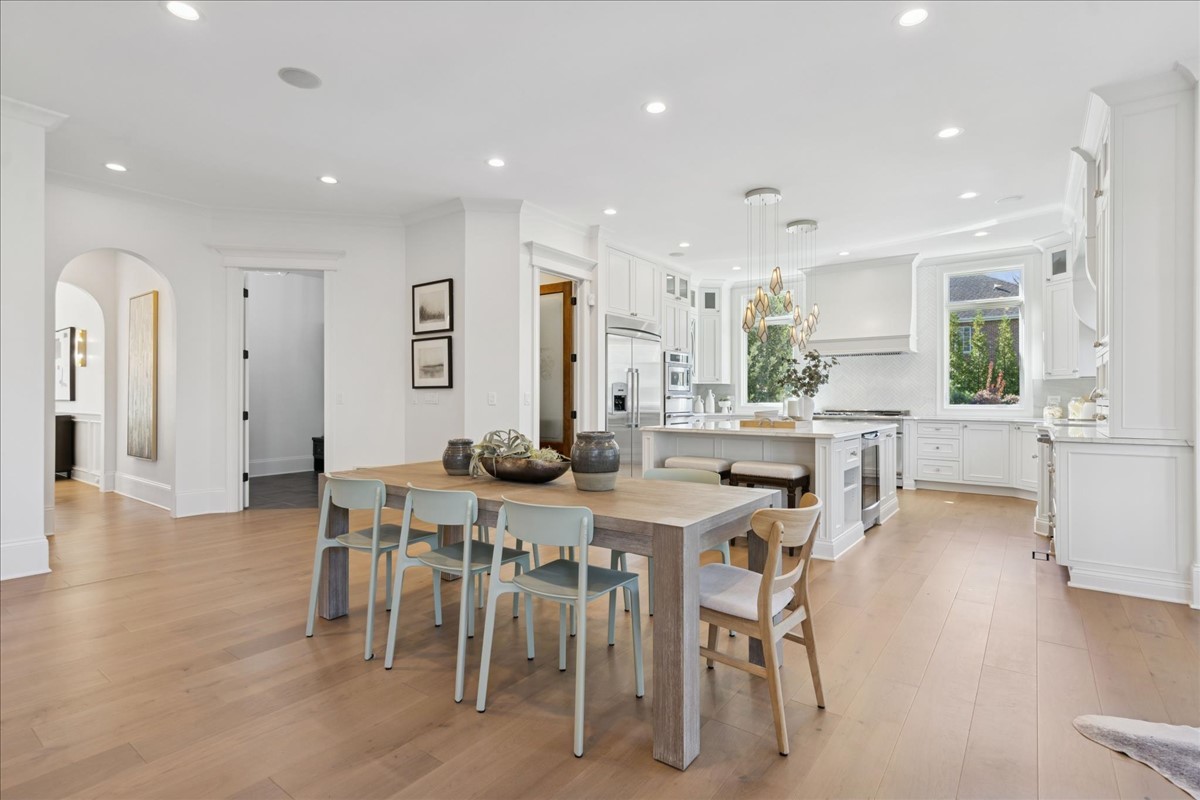 156 Sunnyside Avenue Elmhurst IL 60126