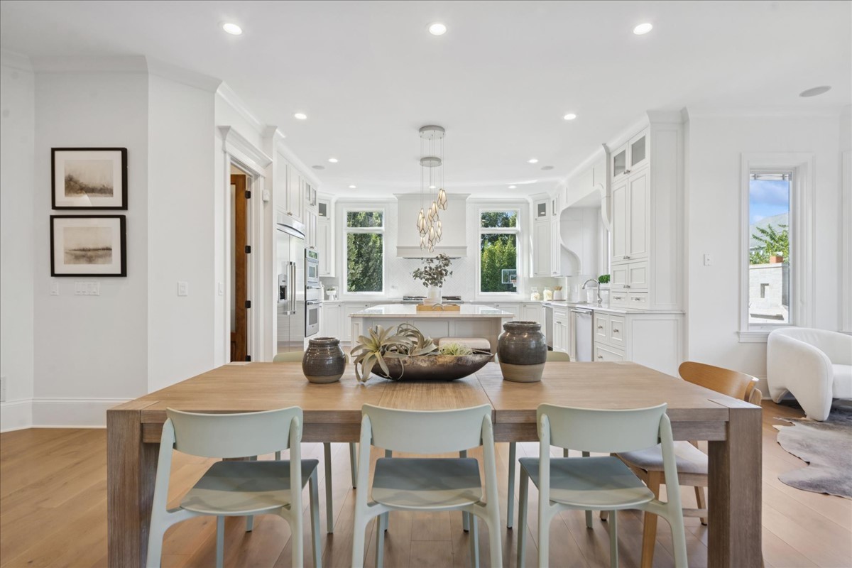 156 Sunnyside Avenue Elmhurst IL 60126