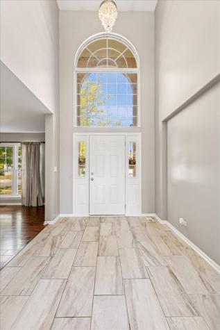 2308 Loop Road Algonquin IL 60102