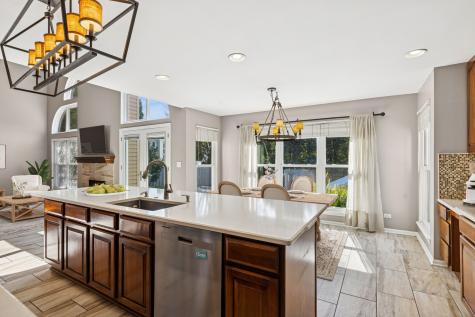 2308 Loop Road Algonquin IL 60102