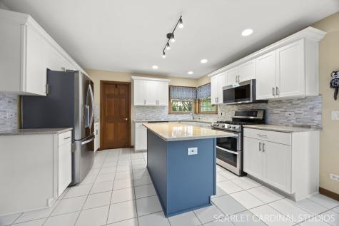 1063 Willow Creek Road West Chicago IL 60185