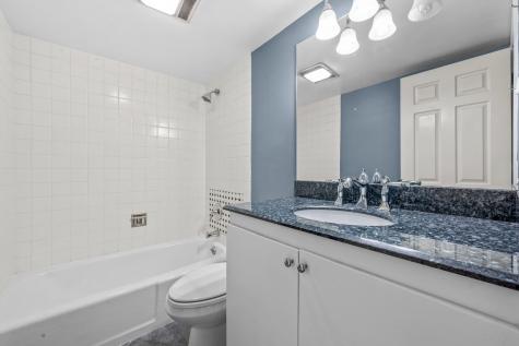 628 Calais Circle Highland Park IL 60035