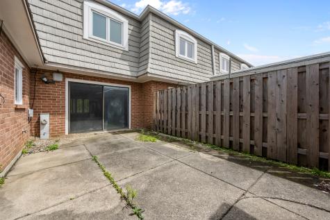 628 Calais Circle Highland Park IL 60035
