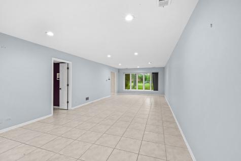 628 Calais Circle Highland Park IL 60035