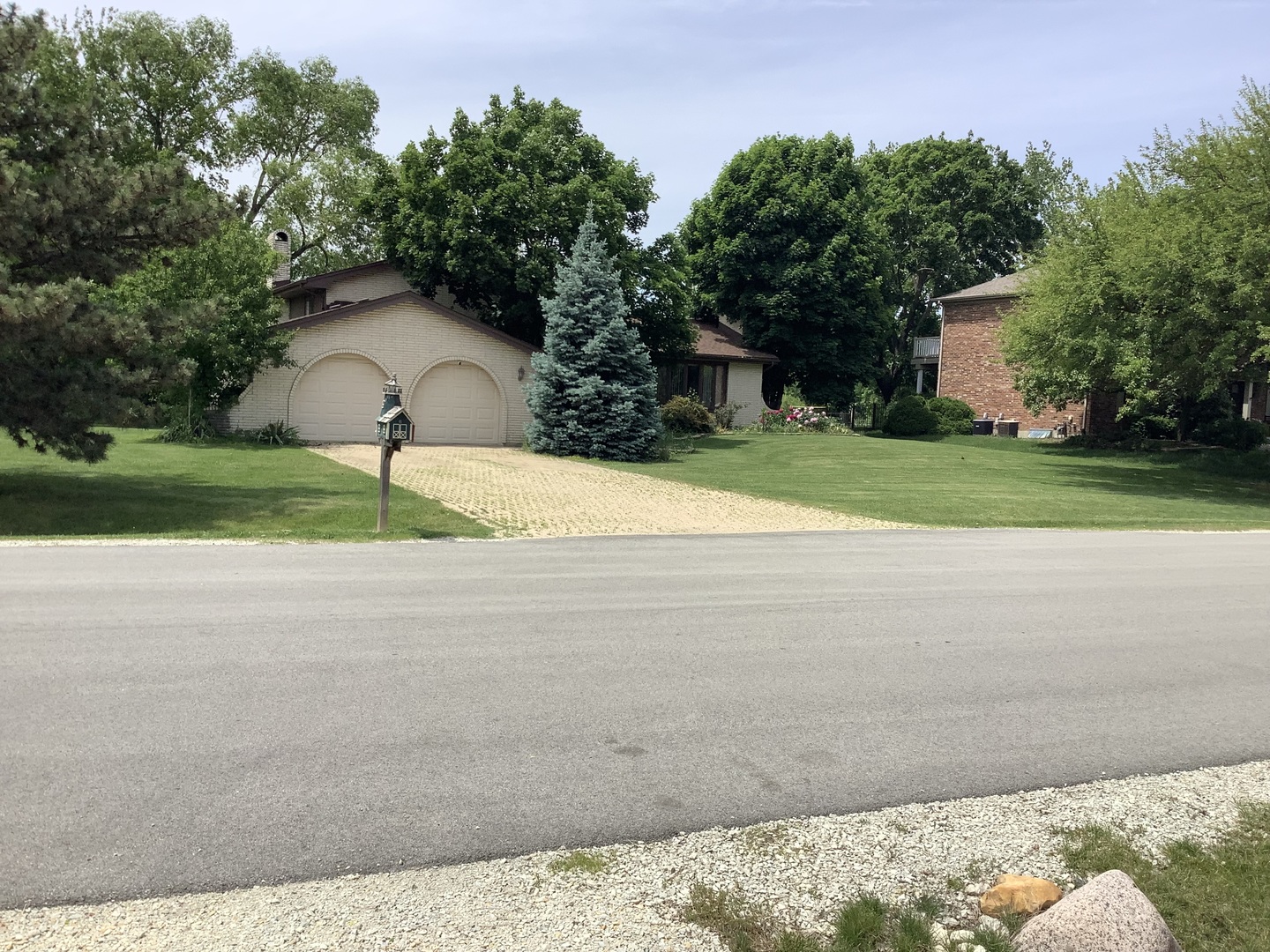8408 Lakeside Drive Downers Grove IL 60516