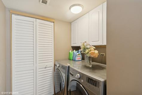 12 Cloverdale Court Buffalo Grove IL 60089