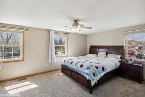 12 Cloverdale Court Buffalo Grove IL 60089