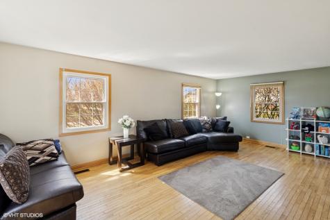 12 Cloverdale Court Buffalo Grove IL 60089
