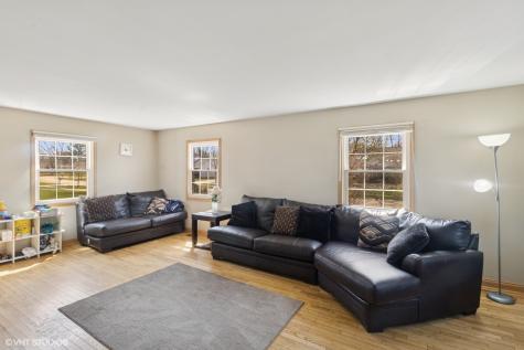 12 Cloverdale Court Buffalo Grove IL 60089