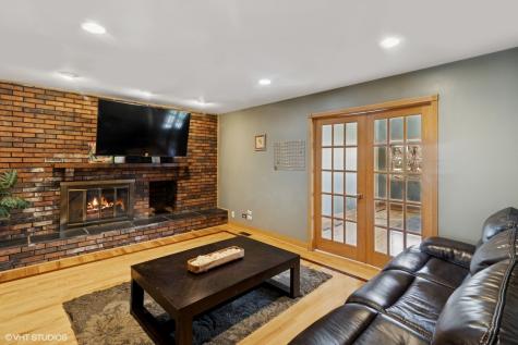 12 Cloverdale Court Buffalo Grove IL 60089