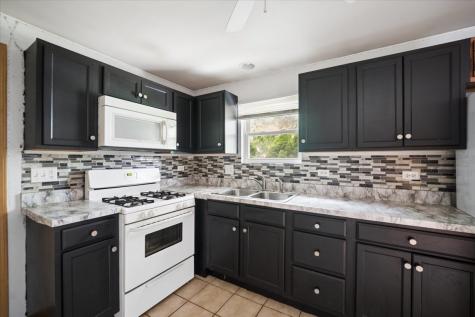 221 Clay Street Montgomery IL 60538
