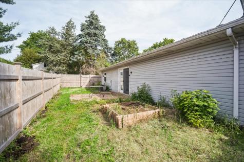 221 Clay Street Montgomery IL 60538