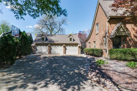 1202 Elmwood Road Bloomington IL 61701