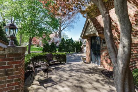 1202 Elmwood Road Bloomington IL 61701