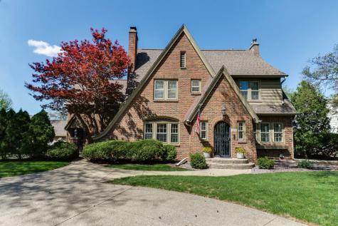 1202 Elmwood Road Bloomington IL 61701