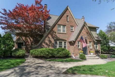 1202 Elmwood Road Bloomington IL 61701
