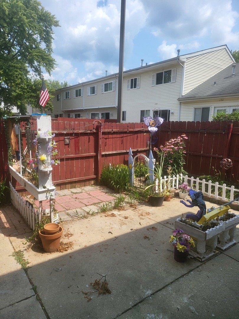 198 Beaconridge Drive Bolingbrook IL 60440