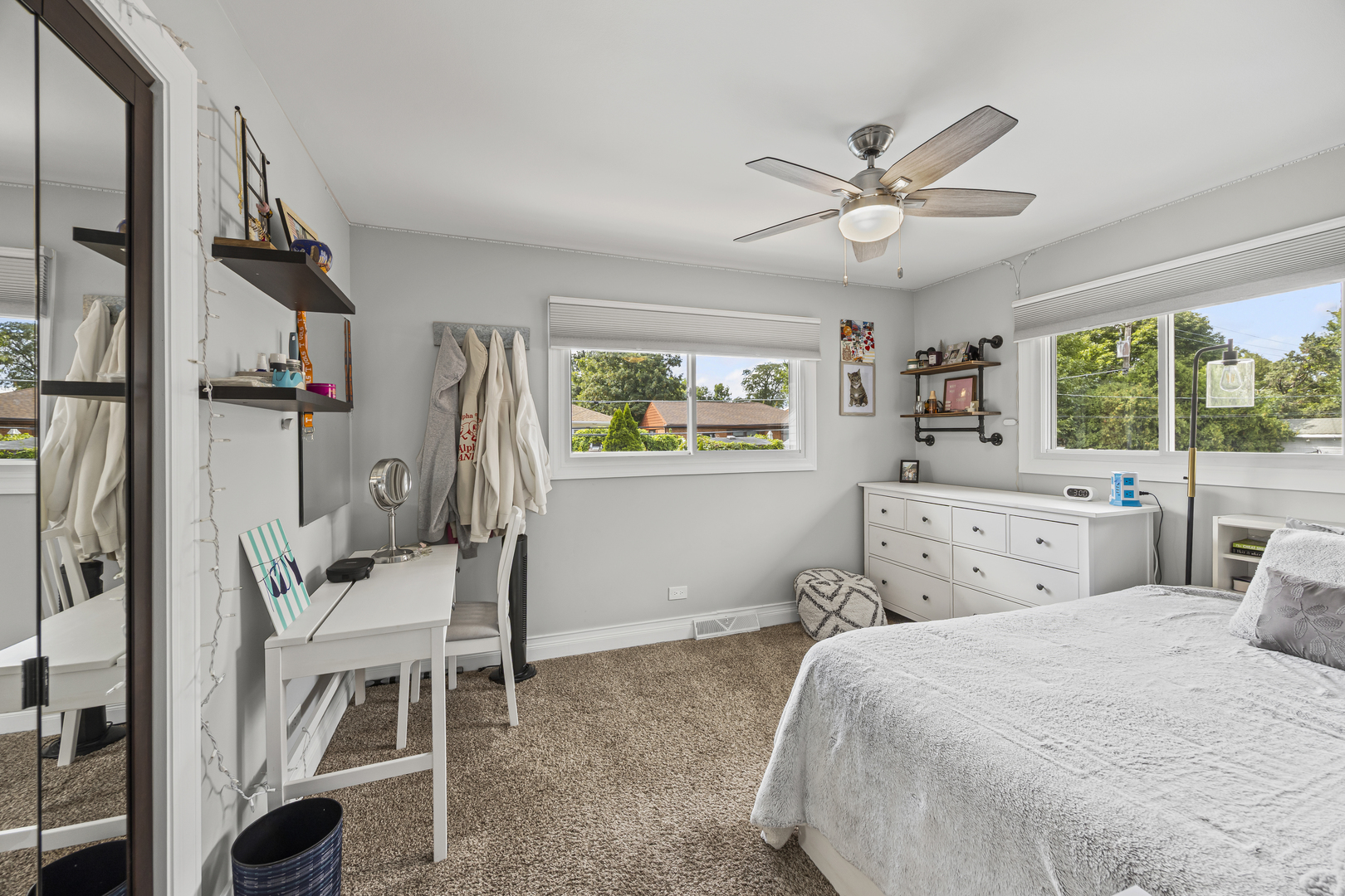 130 South Elm Tree Lane Elmhurst IL 60126
