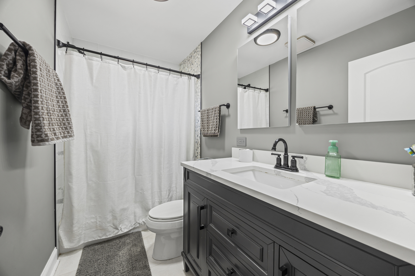130 South Elm Tree Lane Elmhurst IL 60126