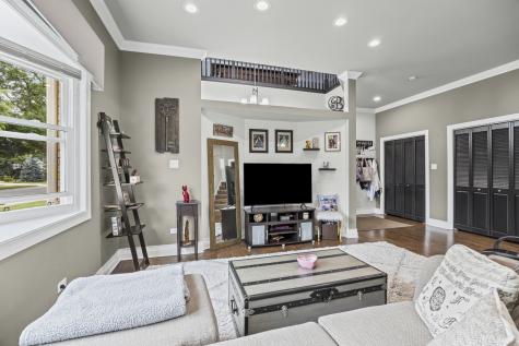 130 South Elm Tree Lane Elmhurst IL 60126