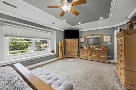 130 South Elm Tree Lane Elmhurst IL 60126