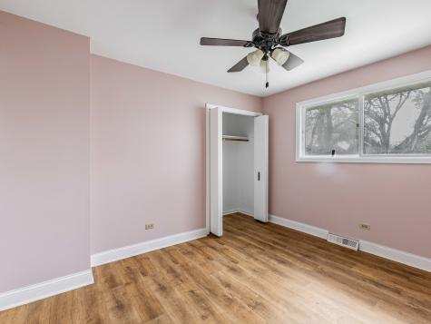 18136 Oakwood Avenue Lansing IL 60438