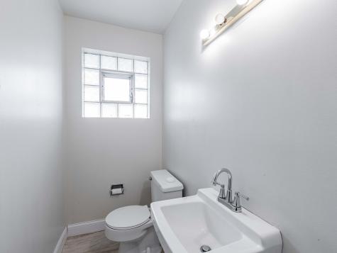 18136 Oakwood Avenue Lansing IL 60438