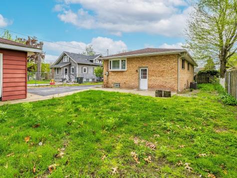 18136 Oakwood Avenue Lansing IL 60438