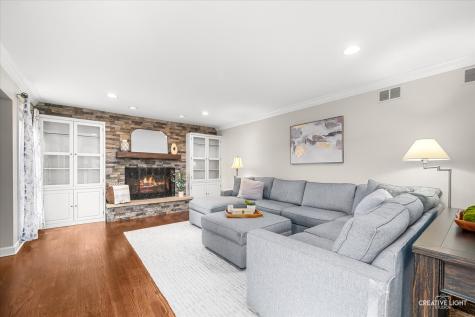 2576 Leach Drive Naperville IL 60564