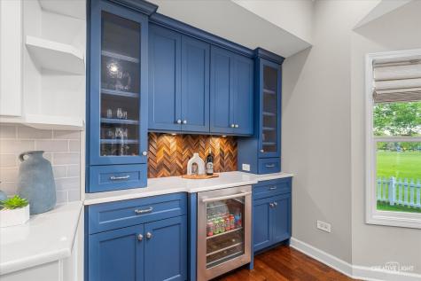 2576 Leach Drive Naperville IL 60564