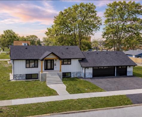 718 E 152ND Street Phoenix IL 60426