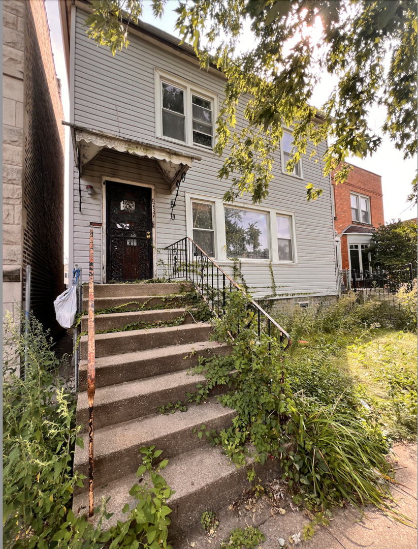 6737 South Champlain Avenue Chicago IL 60637