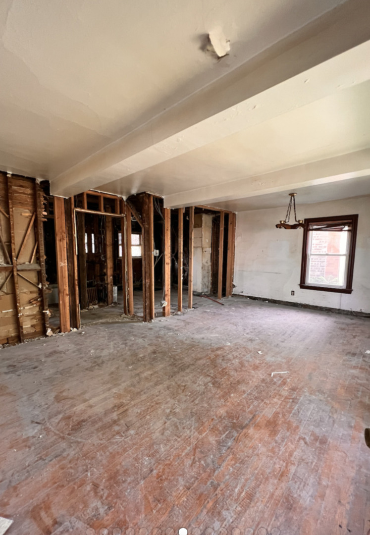 6737 South Champlain Avenue Chicago IL 60637