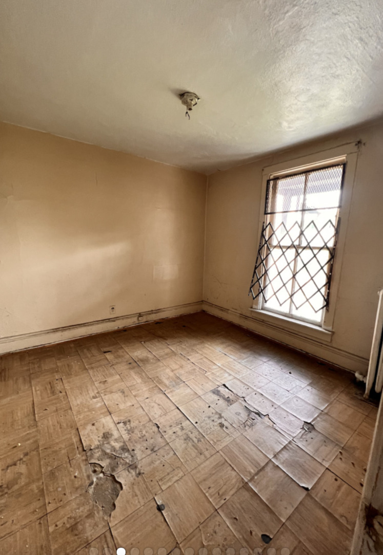 6737 South Champlain Avenue Chicago IL 60637