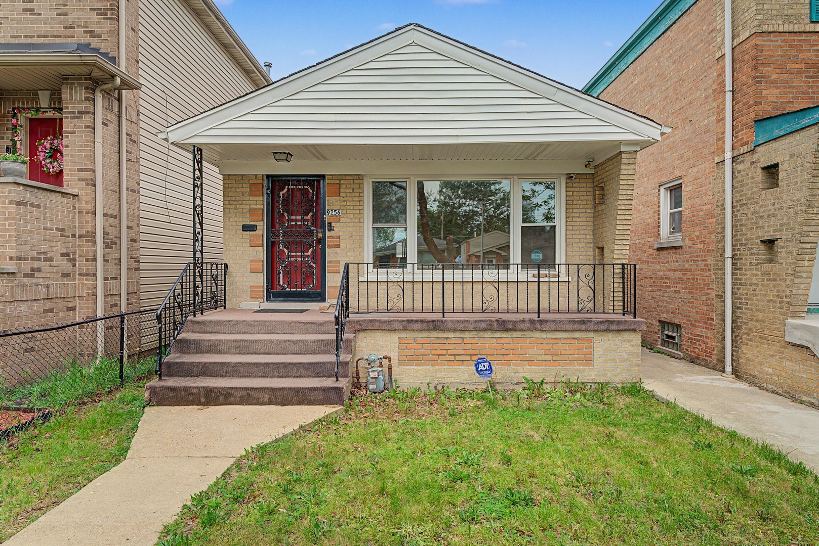 9256 South Calumet Avenue Chicago IL 60619