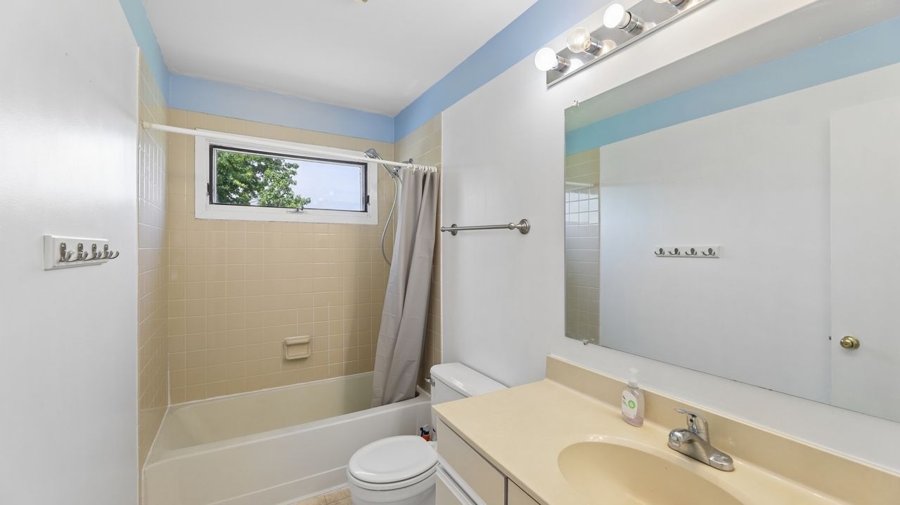 6 Boulder Ridge Court Bolingbrook IL 60490