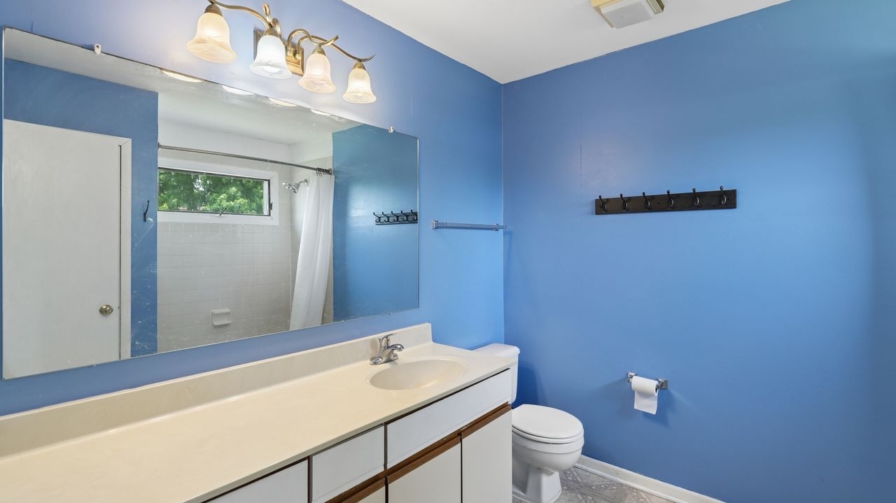 6 Boulder Ridge Court Bolingbrook IL 60490