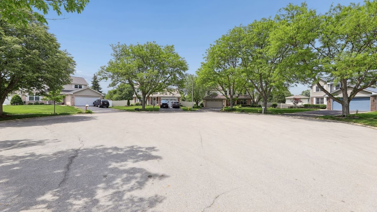 6 Boulder Ridge Court Bolingbrook IL 60490