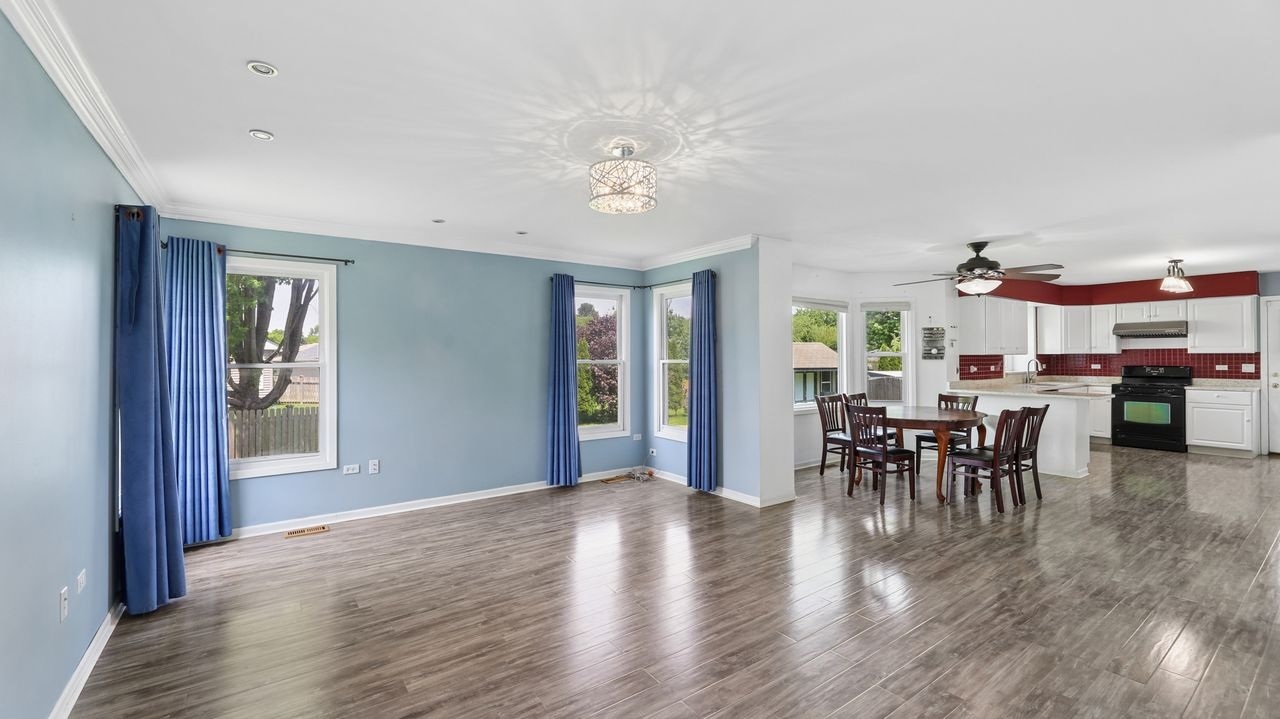 6 Boulder Ridge Court Bolingbrook IL 60490