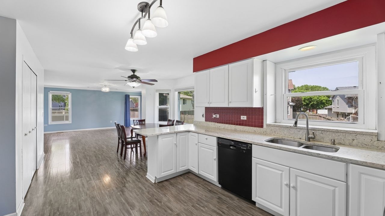 6 Boulder Ridge Court Bolingbrook IL 60490