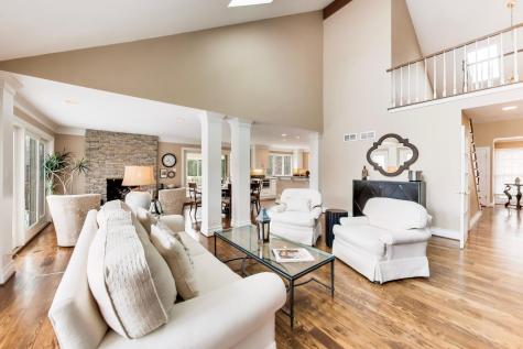 12 Warrington Drive Lake Bluff IL 60044