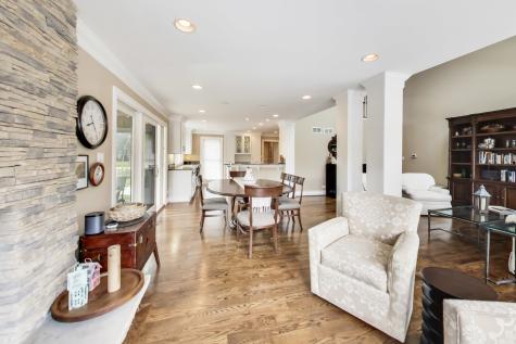 12 Warrington Drive Lake Bluff IL 60044