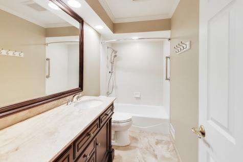 12 Warrington Drive Lake Bluff IL 60044