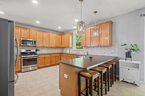779 Lenox Avenue Bolingbrook IL 60490