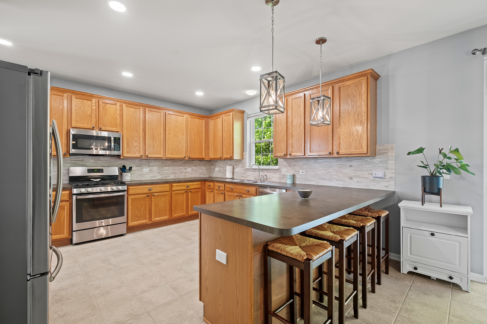 779 Lenox Avenue Bolingbrook IL 60490