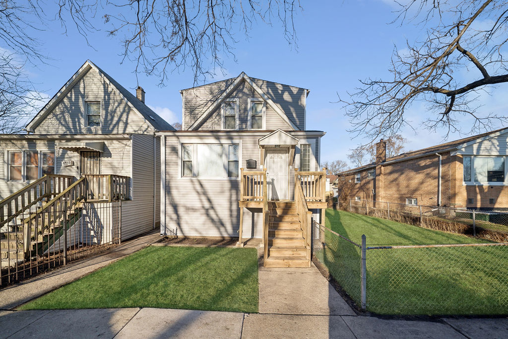 9328 South Paxton Avenue Chicago IL 60617