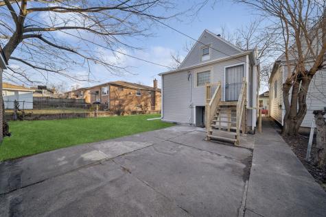 9328 South Paxton Avenue Chicago IL 60617