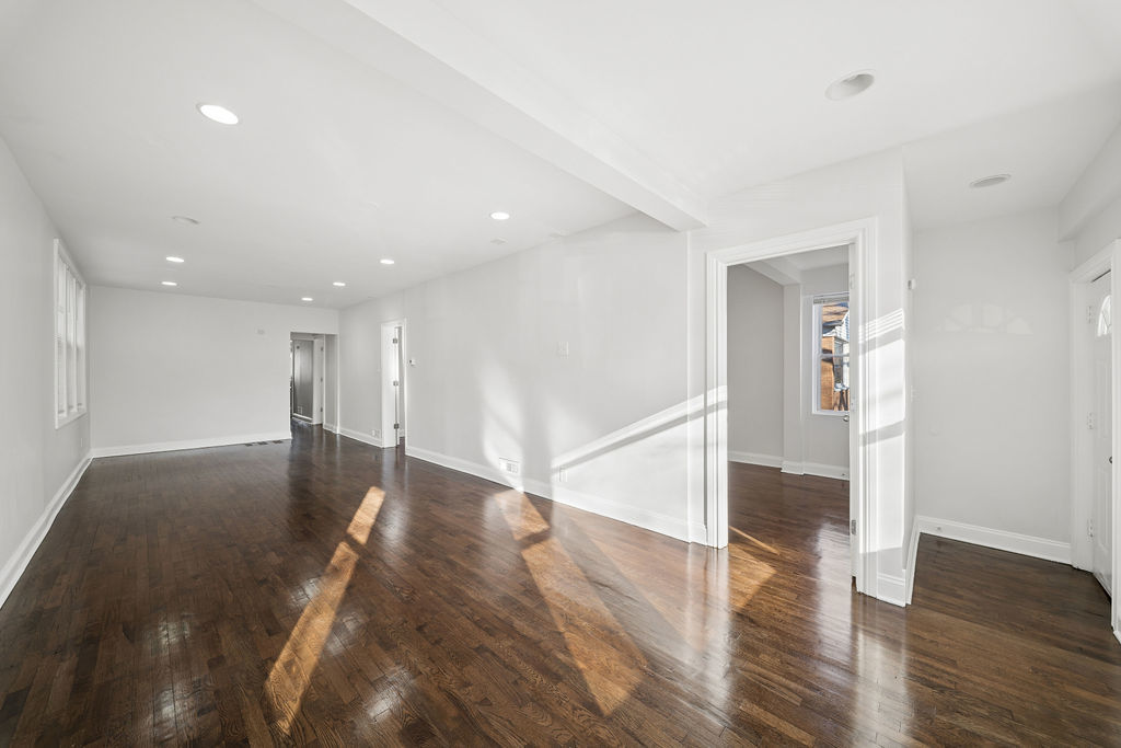 9328 South Paxton Avenue Chicago IL 60617